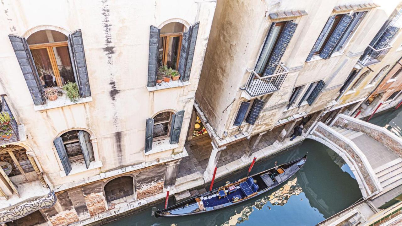 Ca' Emma San Marco - Canal View Венеция Екстериор снимка
